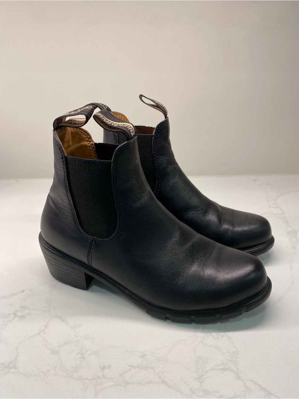 Blundstone 1671 Women’s Heeled Chelsea Boots - Black Leather - Size US7 / AUS4